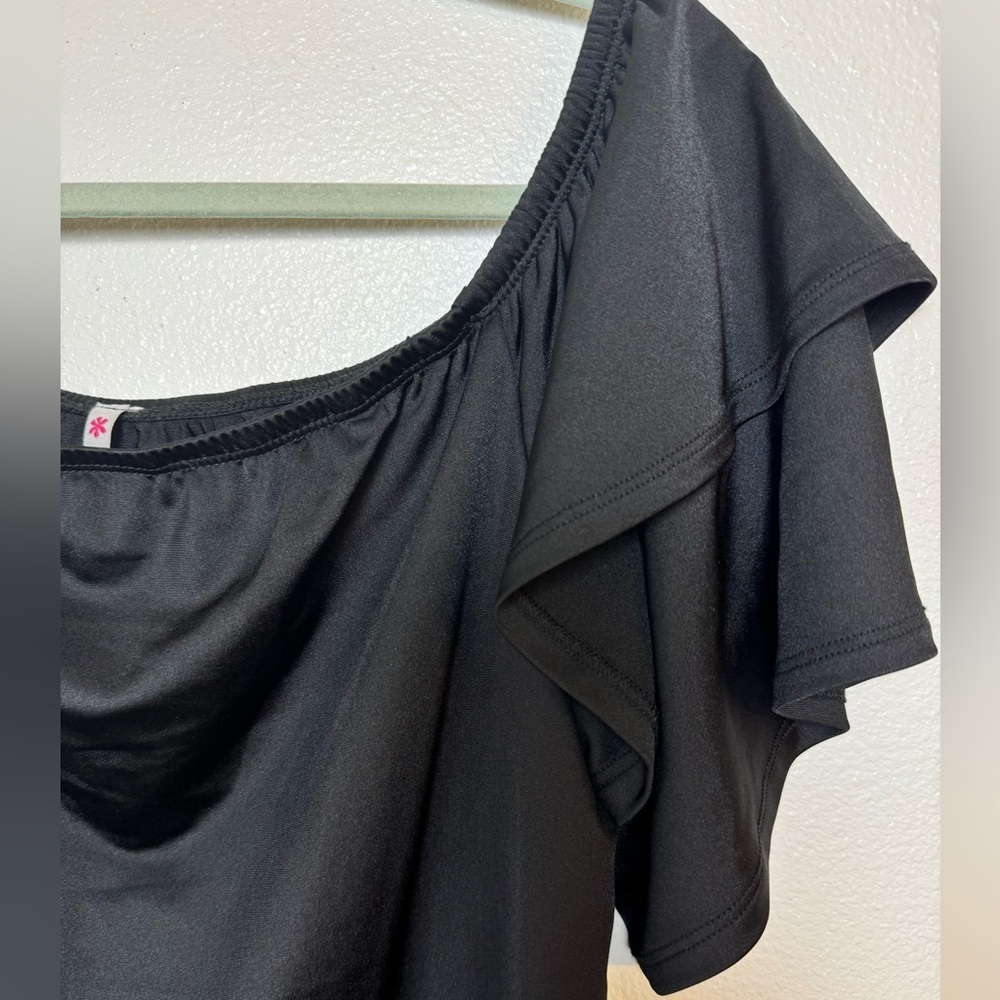 Black Off-Shoulder Flutter Sleeve Women's Top - Picture 2 of 4